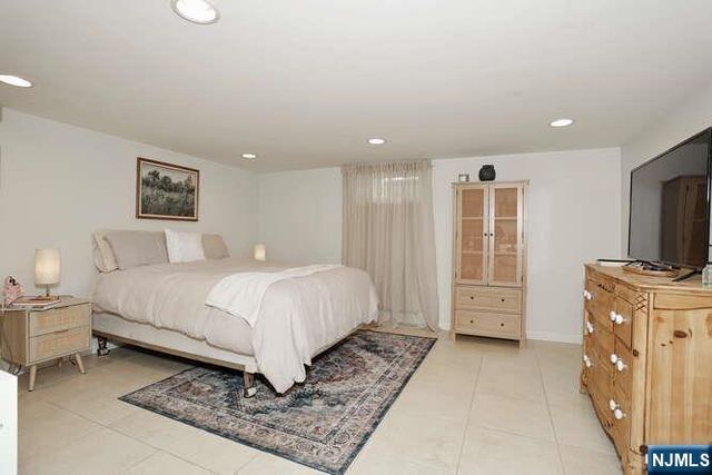 56 Lilac Street, Bergenfield, NJ 07621