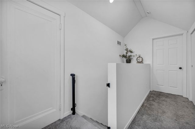 2834 W Wallings Road, Broadview Heights, OH 44147