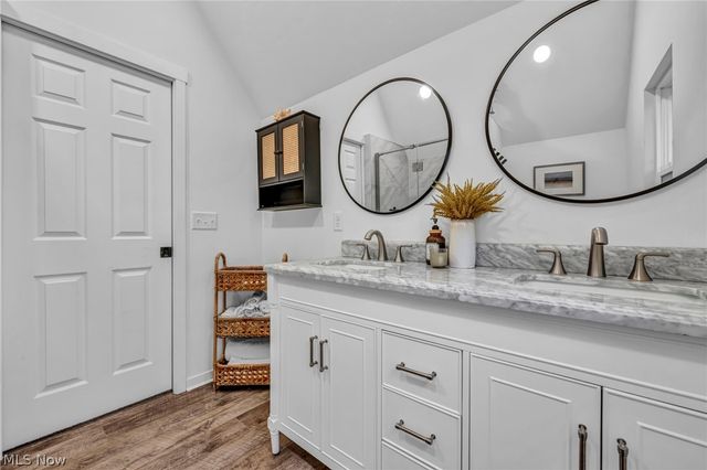 2834 W Wallings Road, Broadview Heights, OH 44147
