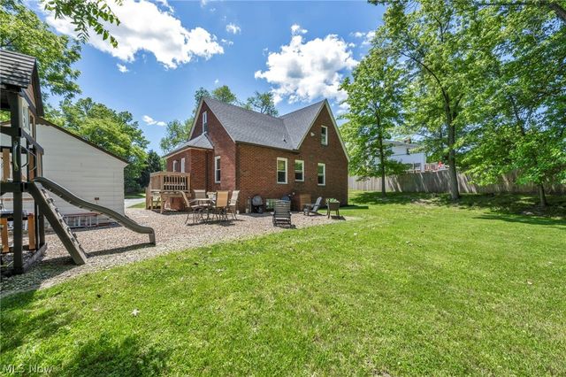 2834 W Wallings Road, Broadview Heights, OH 44147