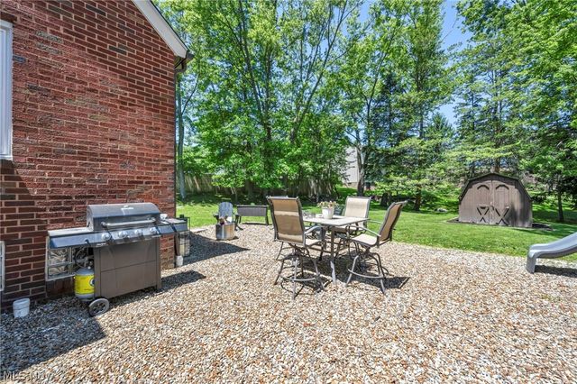 2834 W Wallings Road, Broadview Heights, OH 44147