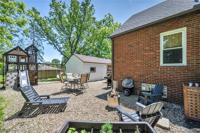 2834 W Wallings Road, Broadview Heights, OH 44147