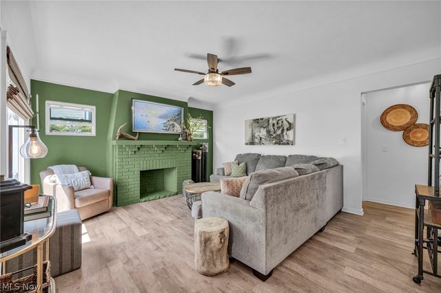 2834 W Wallings Road, Broadview Heights, OH 44147