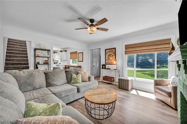 2834 W Wallings Road, Broadview Heights, OH 44147