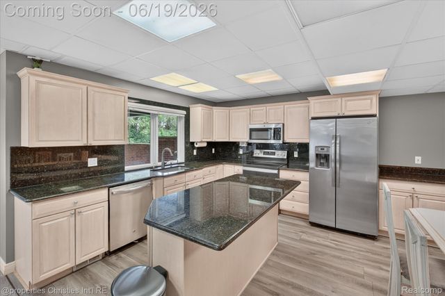 11808 Landers Drive, Plymouth Charter Township, MI 48170
