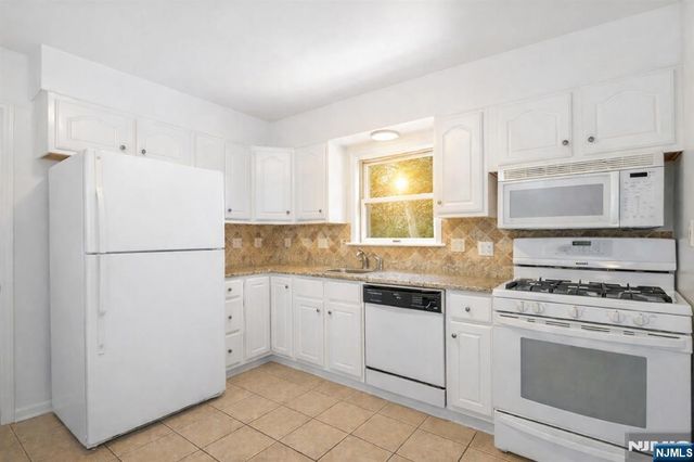 92 Arbor Drive, Ho-ho-kus, NJ 07423