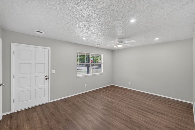 2401 N Jill Circle, Springdale, AR 72762
