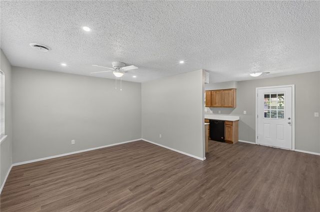 2401 N Jill Circle, Springdale, AR 72762