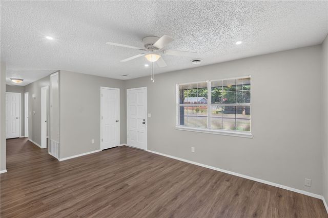 2401 N Jill Circle, Springdale, AR 72762