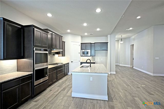 588 Vale Court, New Braunfels, TX 78132