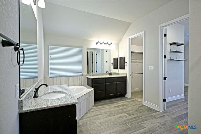 588 Vale Court, New Braunfels, TX 78132