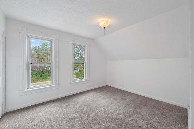 116 8th Avenue S, South Saint Paul, MN 55075