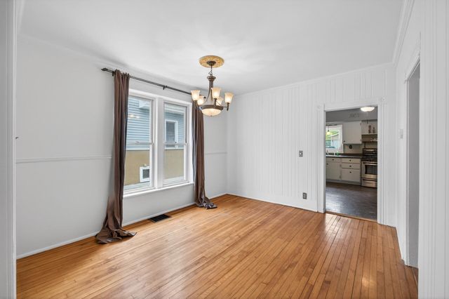 116 8th Avenue S, South Saint Paul, MN 55075