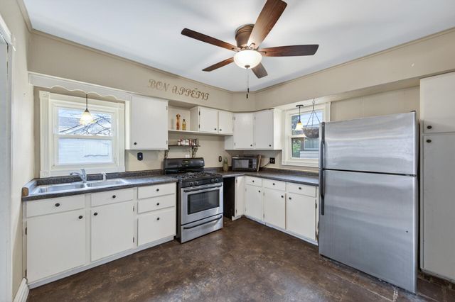 116 8th Avenue S, South Saint Paul, MN 55075