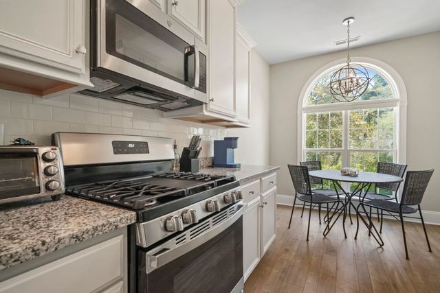 912 Hillside Dr., North Myrtle Beach, SC 29582
