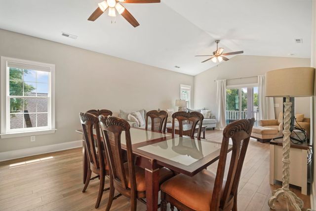 912 Hillside Dr., North Myrtle Beach, SC 29582