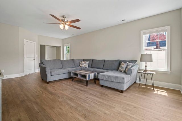 912 Hillside Dr., North Myrtle Beach, SC 29582