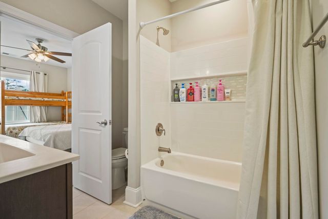 912 Hillside Dr., North Myrtle Beach, SC 29582