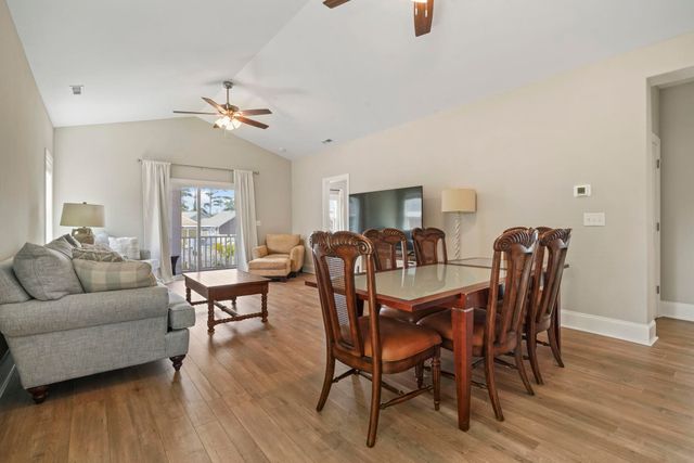 912 Hillside Dr., North Myrtle Beach, SC 29582