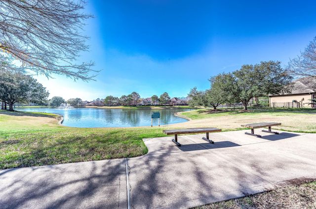 15114 Beech Fork, Sugar Land, TX 77498