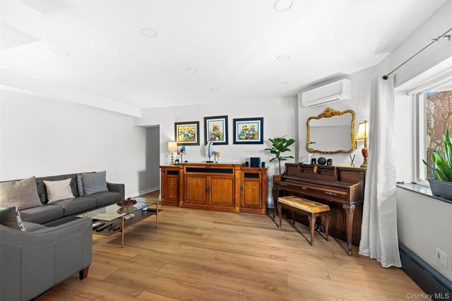 61-20 71 Avenue, Ridgewood, NY 11385