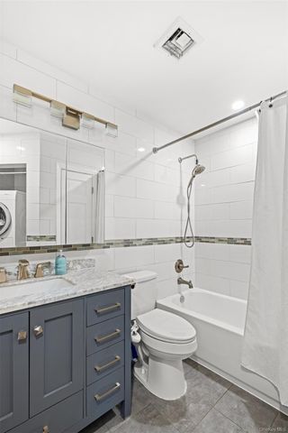 61-20 71 Avenue, Ridgewood, NY 11385