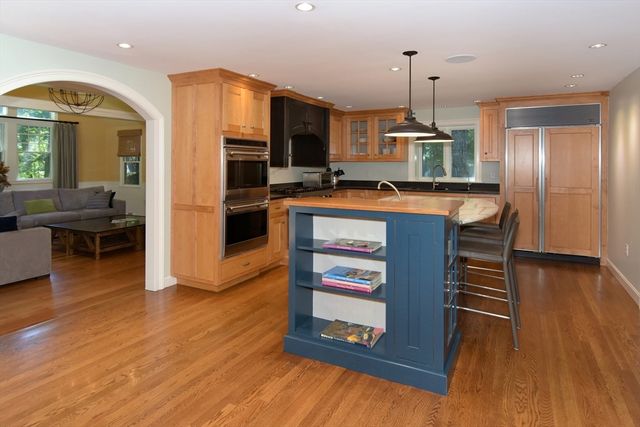 21 Foxwood Cove, Holliston, MA 01746