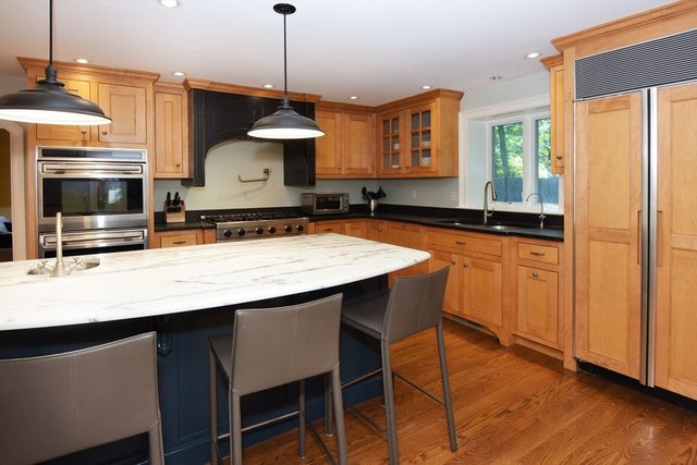 21 Foxwood Cove, Holliston, MA 01746
