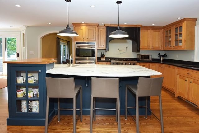 21 Foxwood Cove, Holliston, MA 01746