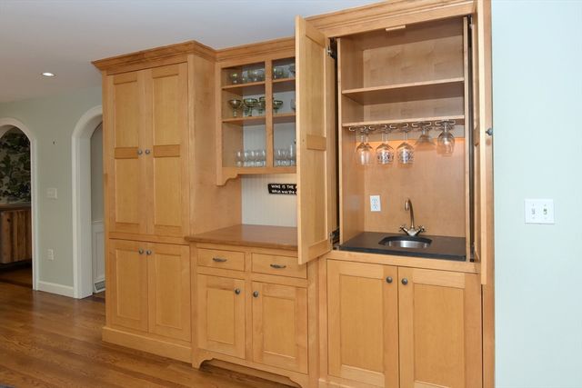 21 Foxwood Cove, Holliston, MA 01746