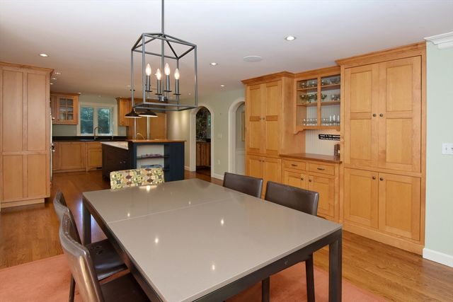 21 Foxwood Cove, Holliston, MA 01746