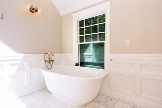 21 Foxwood Cove, Holliston, MA 01746
