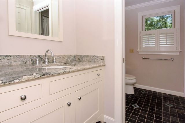 21 Foxwood Cove, Holliston, MA 01746