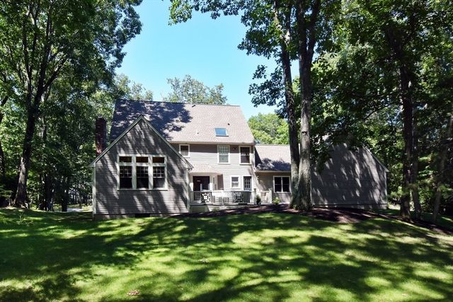 21 Foxwood Cove, Holliston, MA 01746
