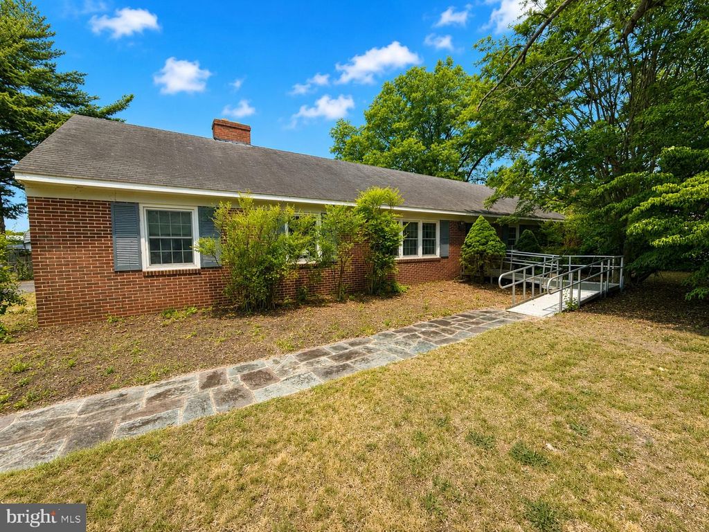 Image 1 of property listing at 304 WYMAN DR, Salisbury, MD 21804
