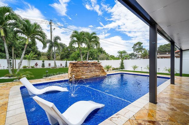 1520 SW 17th Street, Boca Raton, FL 33486