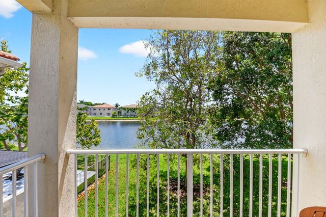 10624 Old Hammock Way, Wellington, FL 33414