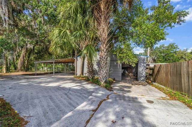 960 N Rock Crusher Road, Crystal River, FL 34429
