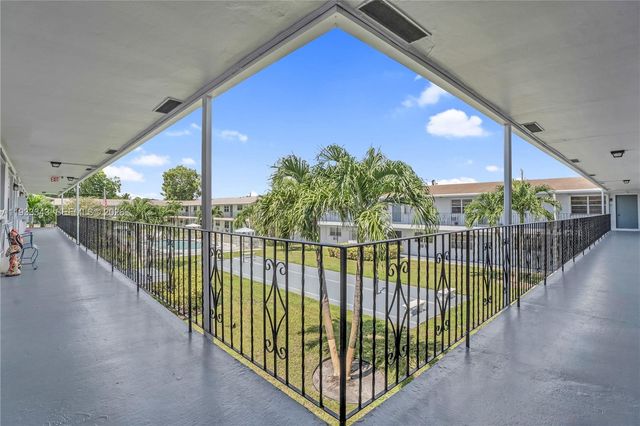 7401 Pines Boulevard 221, Pembroke Pines, FL 33024