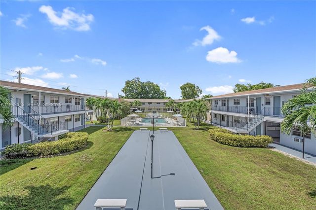 7401 Pines Boulevard 221, Pembroke Pines, FL 33024