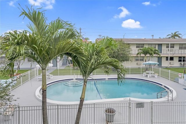 7401 Pines Boulevard 221, Pembroke Pines, FL 33024