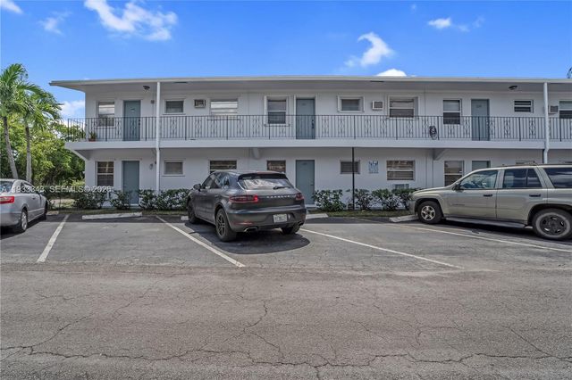 7401 Pines Boulevard 221, Pembroke Pines, FL 33024