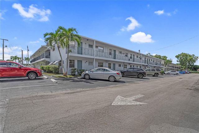 7401 Pines Boulevard 221, Pembroke Pines, FL 33024