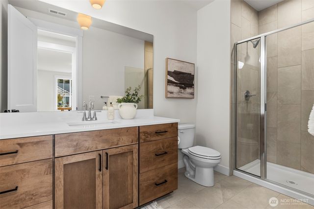 1617 Lockridge Loop E, Enumclaw, WA 98022