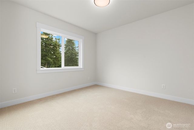 1617 Lockridge Loop E, Enumclaw, WA 98022