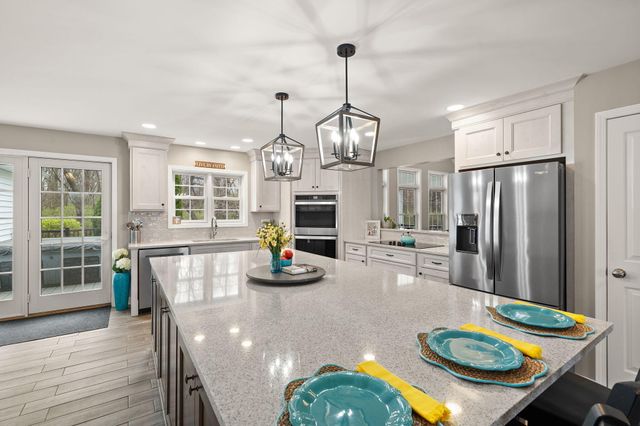 231 N 182 W, Valparaiso, IN 46385