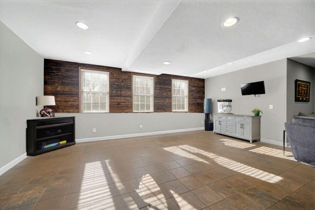 231 N 182 W, Valparaiso, IN 46385