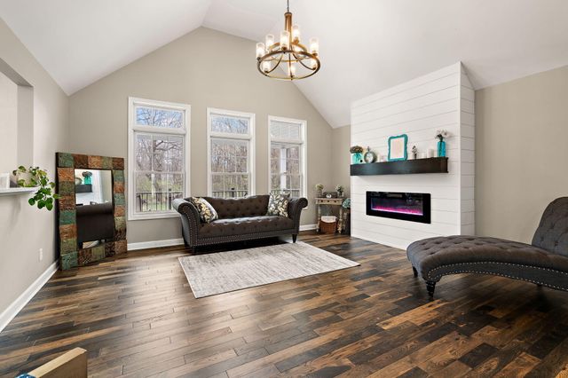231 N 182 W, Valparaiso, IN 46385