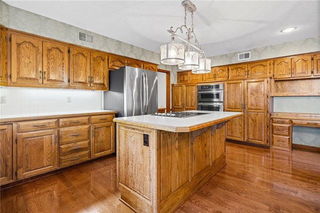 10546 Westgate Street, Overland Park, KS 66215