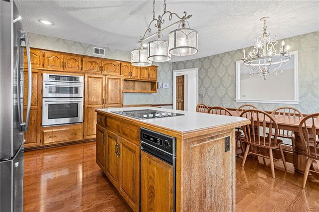 10546 Westgate Street, Overland Park, KS 66215